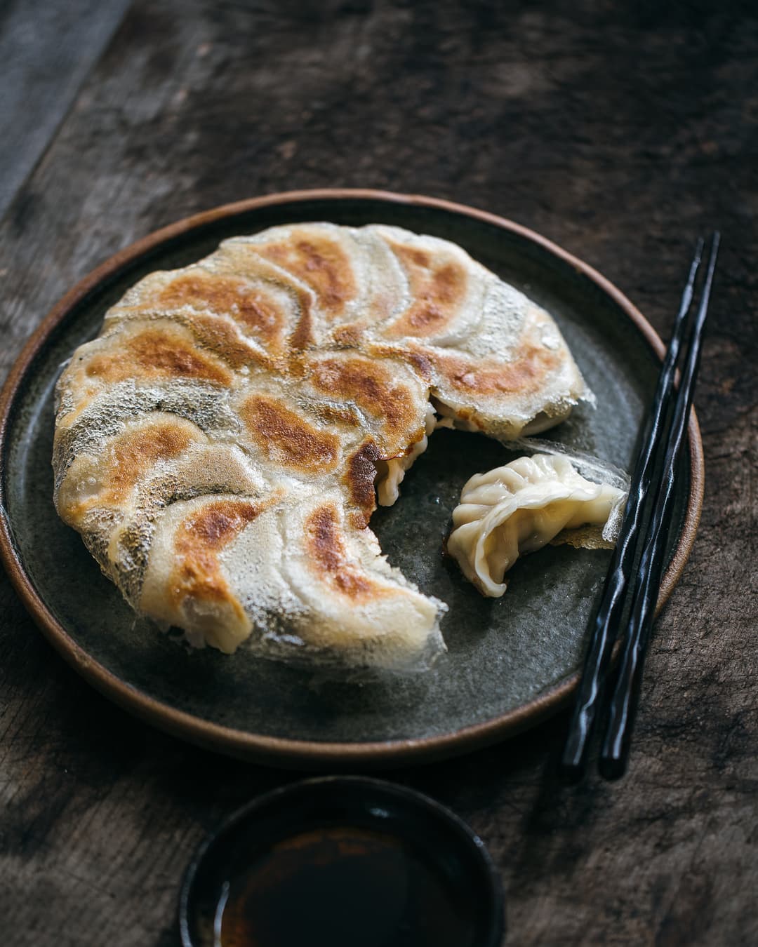 Gyoza (Japanese-style dumplings) Gyoza (Japanese-style dumplings)